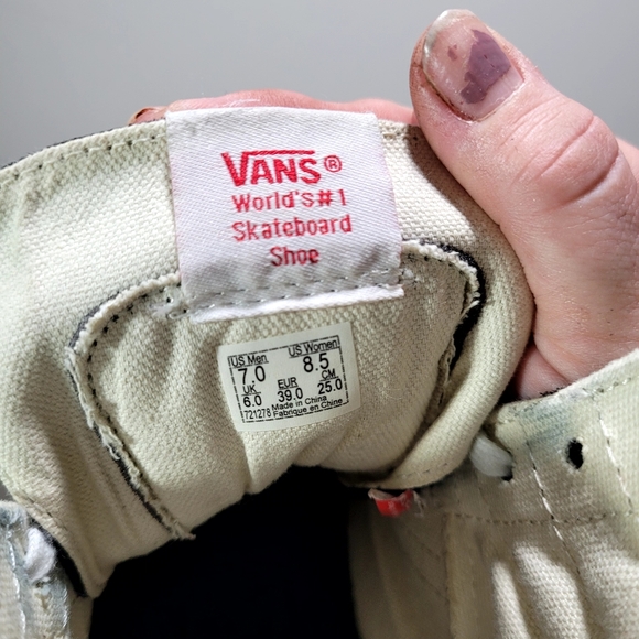 Vans Sk8-Hi sneakers in the classic Black/White color HIGH TOPS WMNS 8.5/MENS 7 - Picture 6 of 16